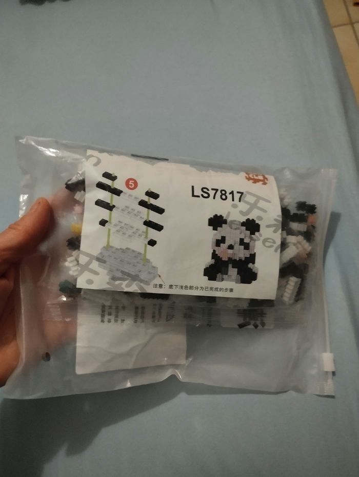 Panda à construire type Lego neuf