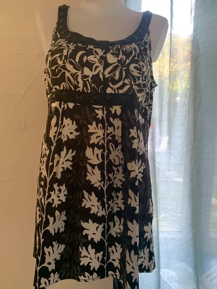 Blouse effet satiné fluide manches courtes taille 44