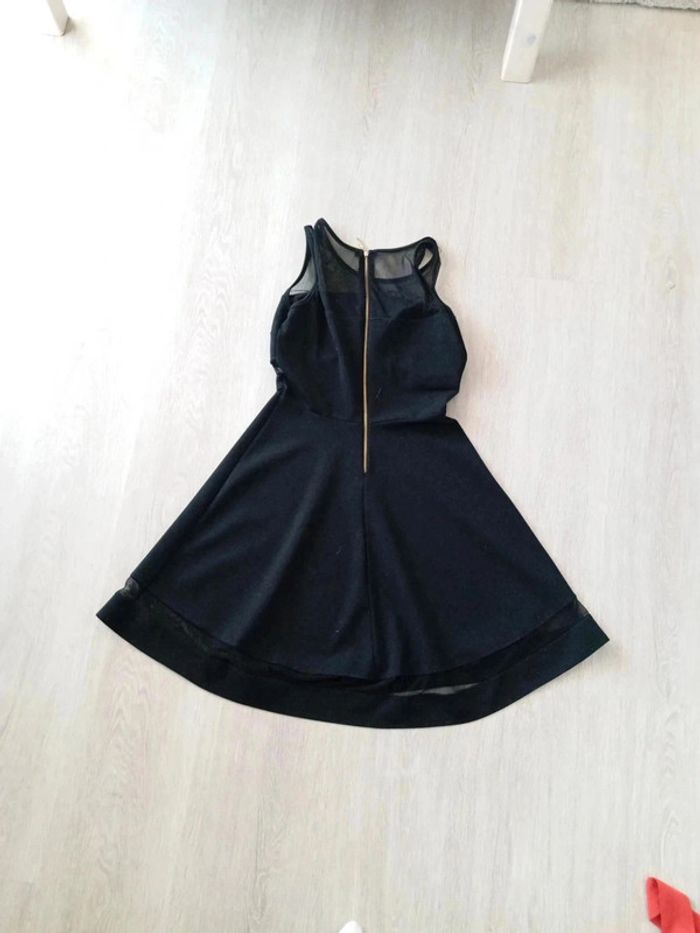 Robe noire à dentelle et fermeture éclair dans le dos- 36 - Sans marque - photo numéro 2