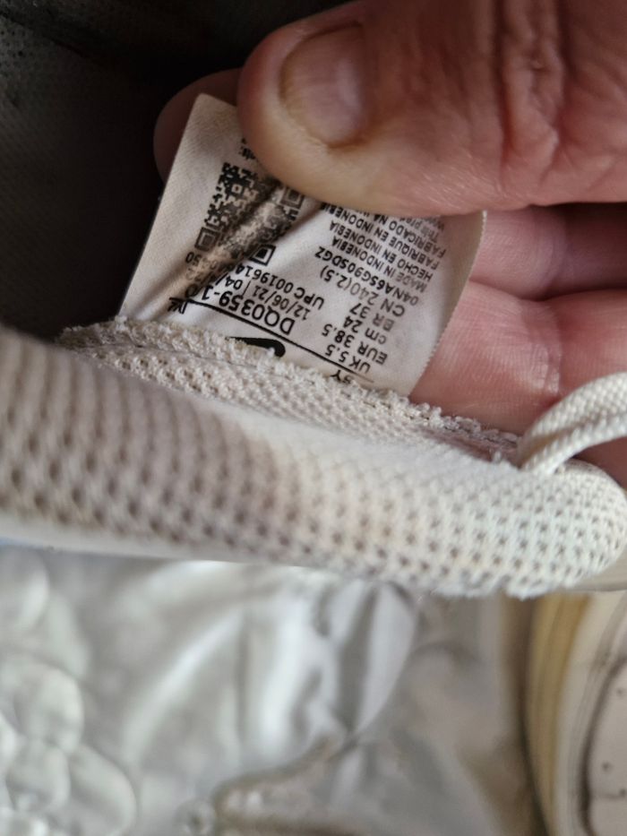 Très joloes basquets lacets nike - photo numéro 9