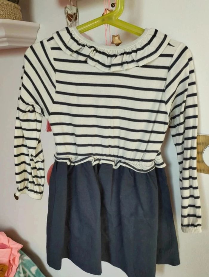 Robe rayée Gocco 5-6 ans neuve