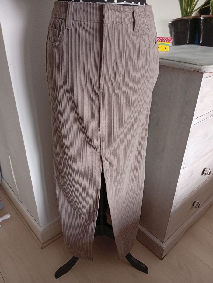 Jupe longue en velours côtelé 36