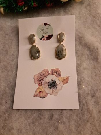 Boucles d'oreilles pendante grise et doré