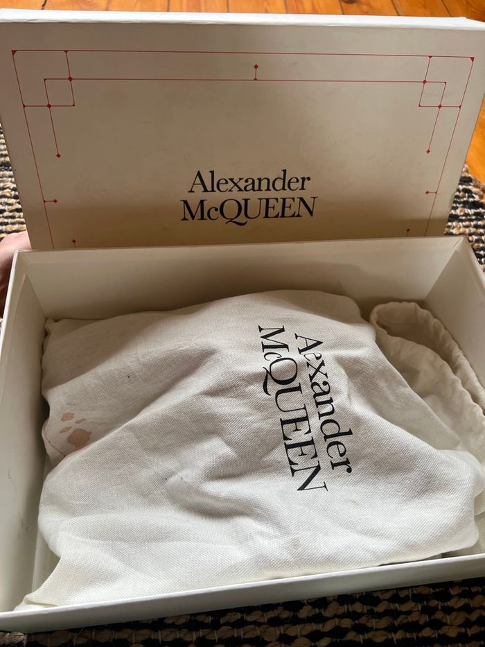 Alexander McQueen – Baskets daim noir - photo numéro 7