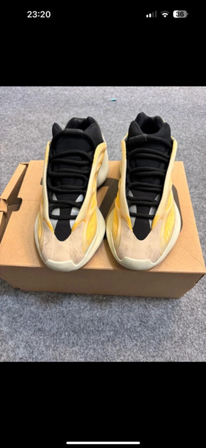adidas Yeezy 700 V3 dans le coloris rare “Monsaf” - photo numéro 3
