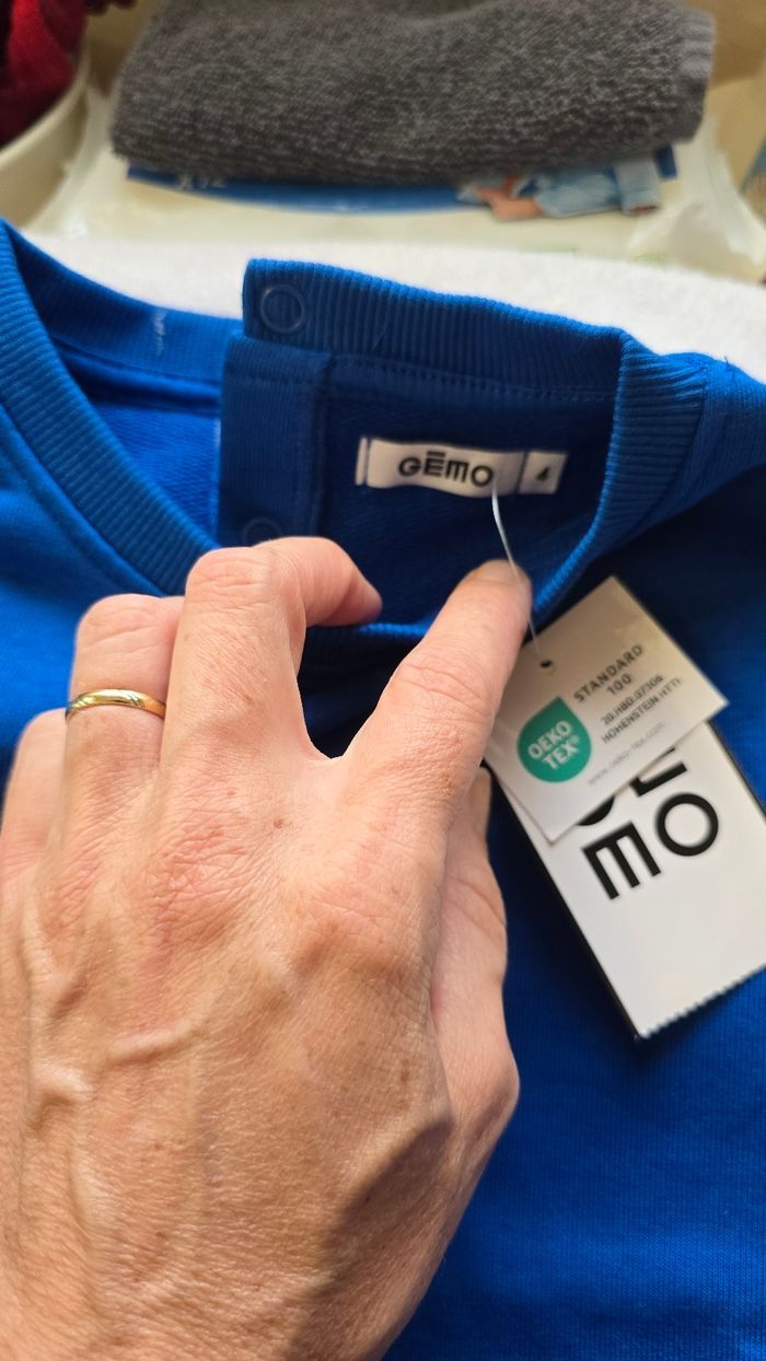 Neufs(non portés) 🏷 superbe ensemble sweat mc et short 4 ans garçon 💙 - photo numéro 4