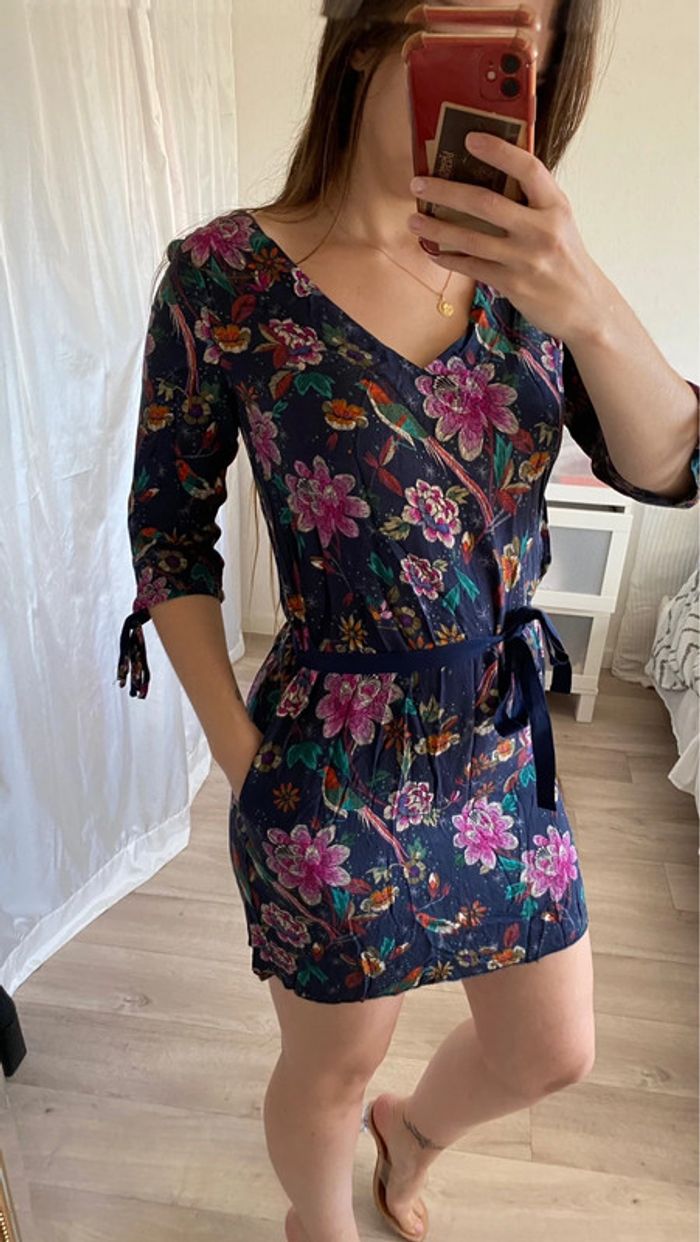 Robe fleurie bleue - photo numéro 2