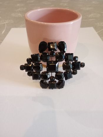 Broches pierres noires