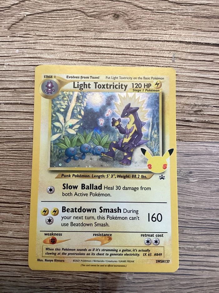 carte Pokémon swsh137 light toxtricity célébration 25ans anglais ANG - photo numéro 3