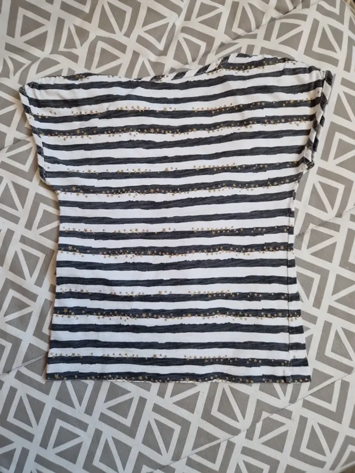 Tee shirt taille 6 ans - photo numéro 2
