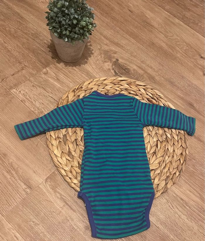 Body très bon état ( A devant la marque ) - photo numéro 2