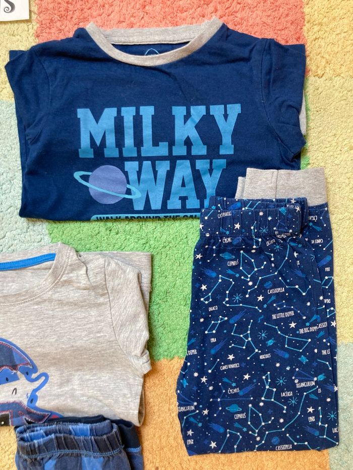 Lot de 3 pyjamas  - Garçon 👦 - 5 ans - TBE - photo numéro 3