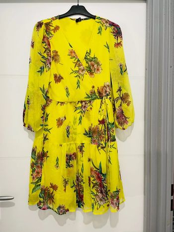 Robe jaune à fleurs taille M