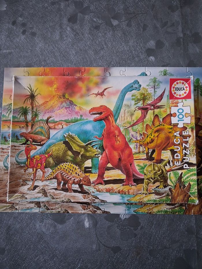 Puzzle dinosaure 100 pièces