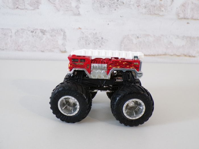 Monster Trucks - Hot Wheels - Hotwheels - Fire - 5 Alarm (J14) - photo numéro 2