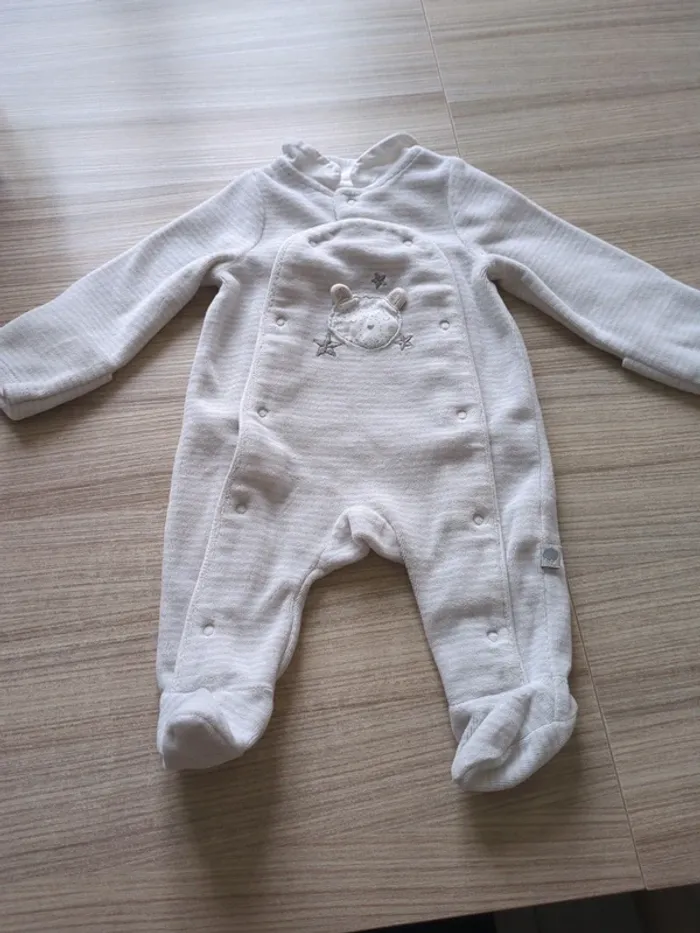 Lot 2 pyjamas 1 mois - photo numéro 2