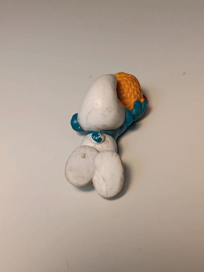 Figurine vintage 1982 Schtroumpf corbeille de fruits peyo W.germany - photo numéro 3