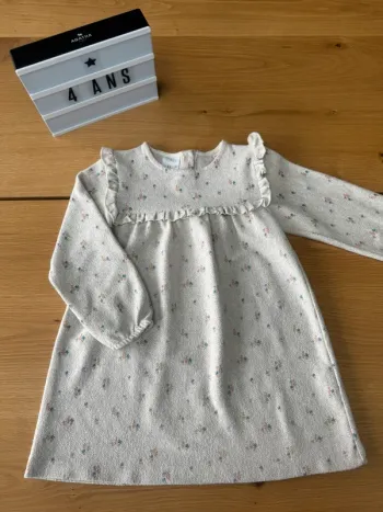 Robe beige douce avec fleurs et froufrous - Taille 4 Ans