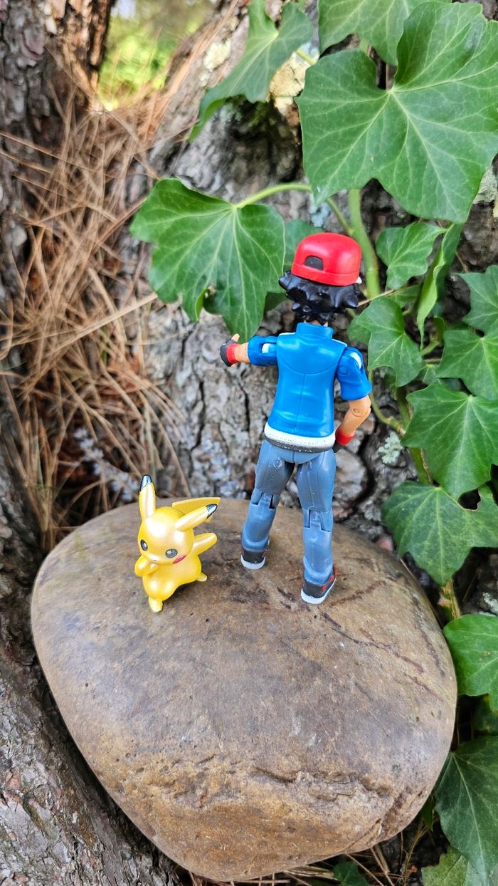 Super figurine Pokemon Nintendo sacha et son pikachu - photo numéro 5