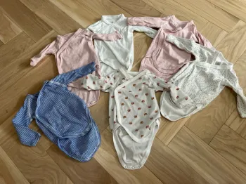 Lot de 7 bodies Petit Bateau 1 mois neuf