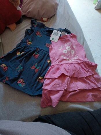 2 robes 18 24 mois avec étiquette