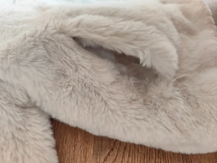 Manteau blanc doux hiver 6/9 mois - photo numéro 3