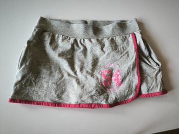 Jupe short gris et rose 10 ans