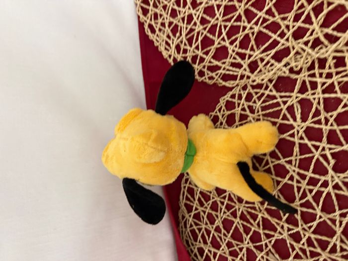 Peluche mini Pluto DISNEYLAND PARIS Naïf chien de Mickey Mouse - photo numéro 4