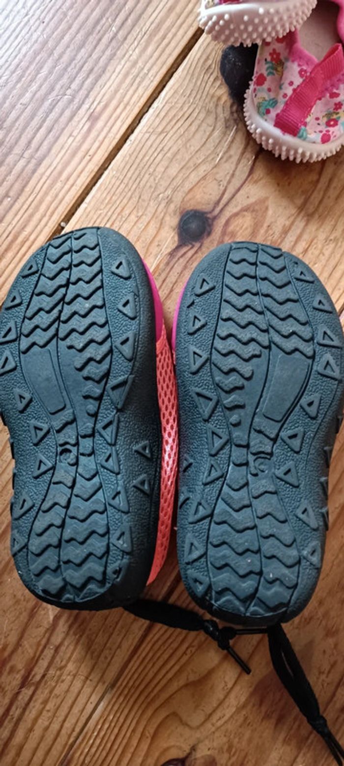 Lot chaussures plage 24 - photo numéro 7