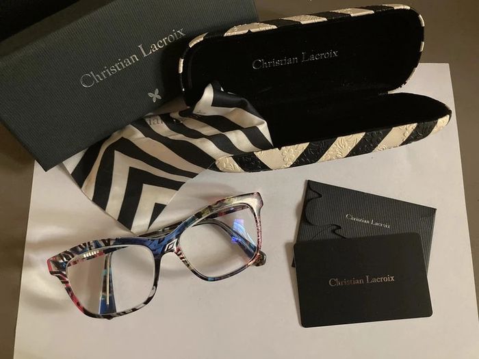 Lunettes de vue Christian Lacroix avec son étui