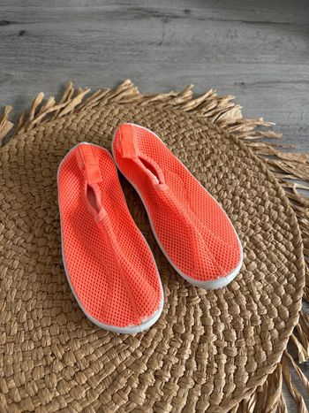 Chaussures piscine ou mer aquatiques  32/33 décathlon