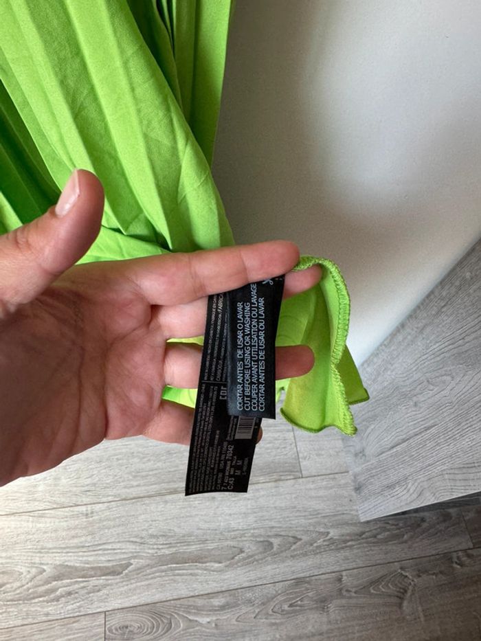 👗 Robe plissée mi-longue à bretelles fines - Vert- neuf sans étiquette - Mango - taille M - photo numéro 9