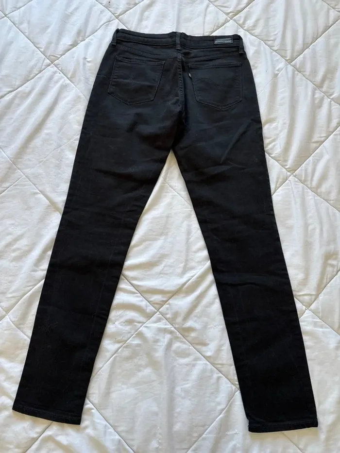 Jean levi’s noir demi curve slim skinny femme mi taille / taille basse taille S/36 L32 - photo numéro 11