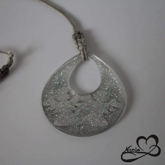 Pendentif en résine pailleté avec 2 anges !! - photo numéro 2