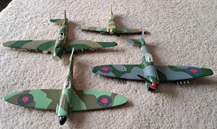 ✈️ Lot de 16 avions miniatures en plastique - pour pièces - photo numéro 4