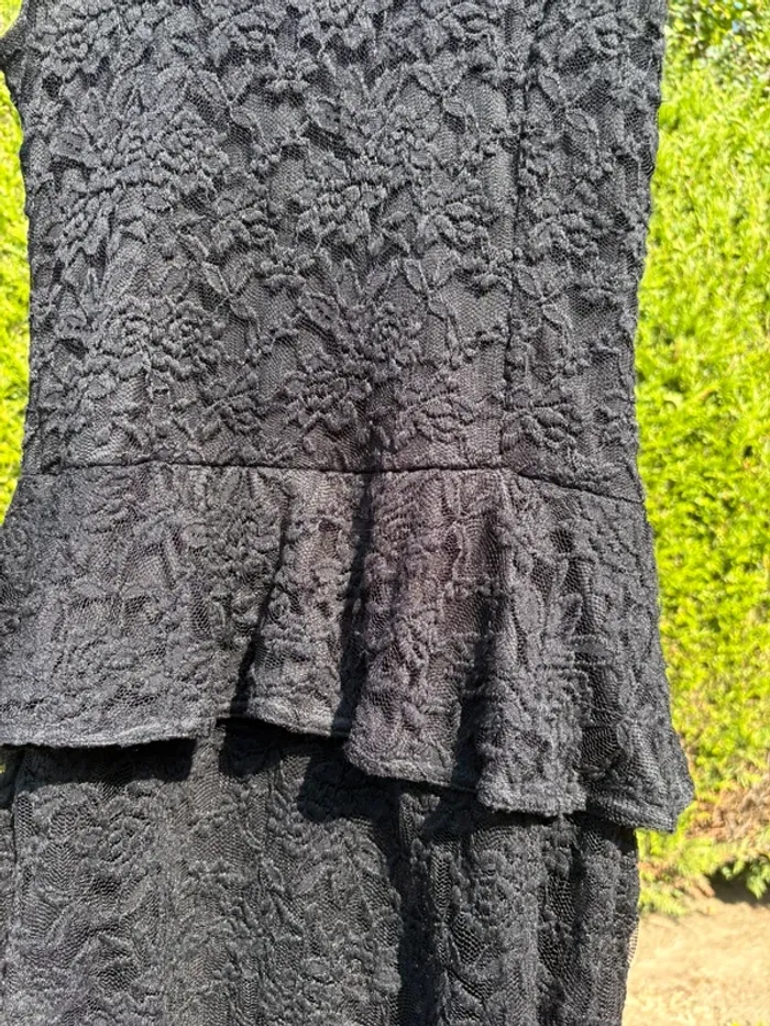 Robe noire chic en dentelle doublée – Marque No Excuse - photo numéro 3