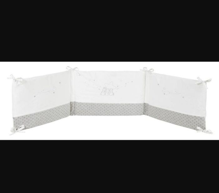 Tour de lit NEUF Noukie's thème poudre d'étoile