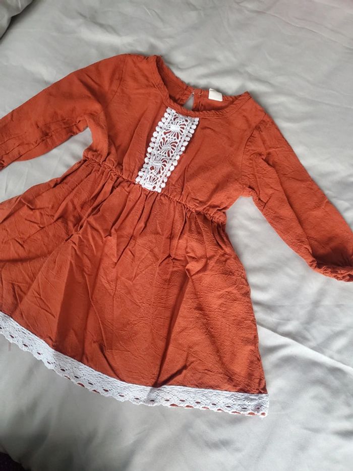 🌴 Robe couleurs rouille orange dentelle taille 2 ans - photo numéro 2