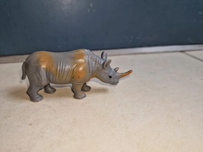 Figurine rhinocéros - photo numéro 2