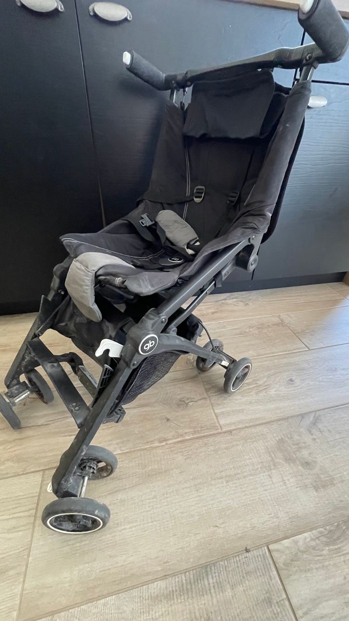 Vends poussette canne - photo numéro 3