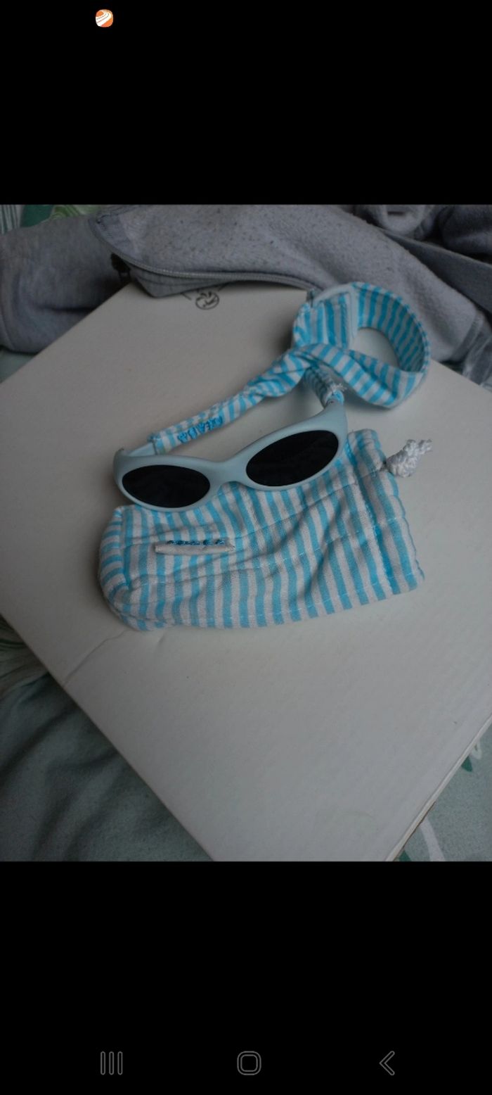 Lunette de soleil - photo numéro 3