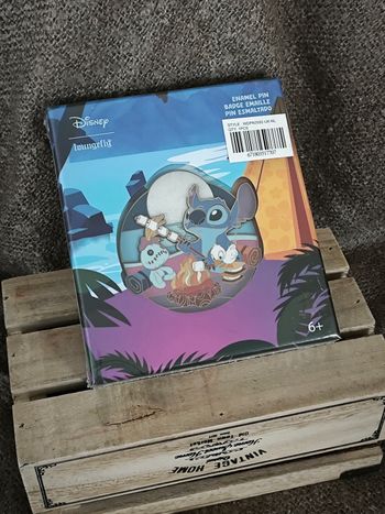 Coffret Pin's Loungefly Stitch Camping 