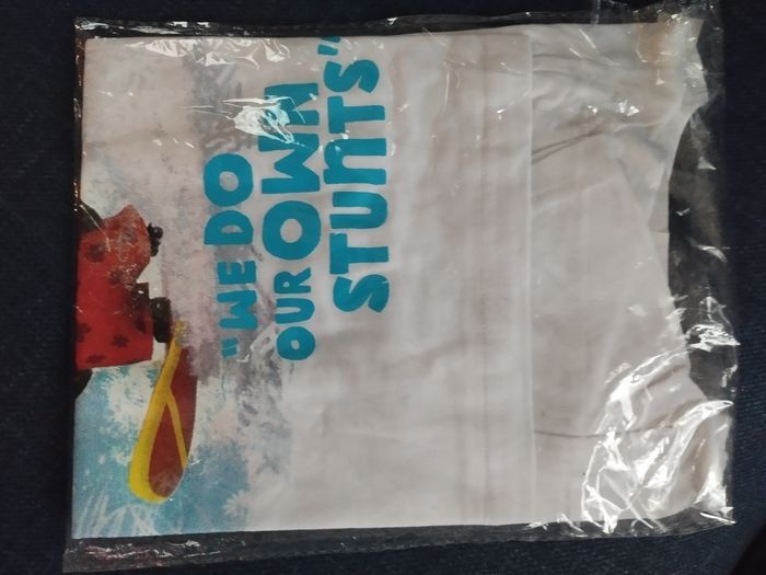 T-shirt Les minions neuf - photo numéro 3