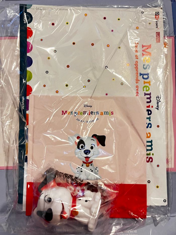 Livre Disney mes premiers amis , sous blister : patch, inclus la figurine