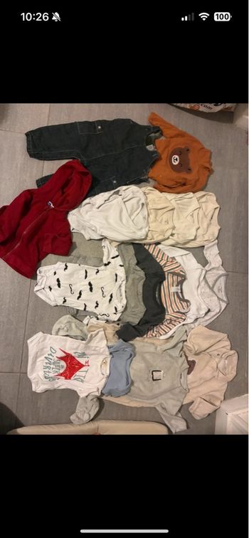Lot vêtement 9m (body pyjama)  garçon 