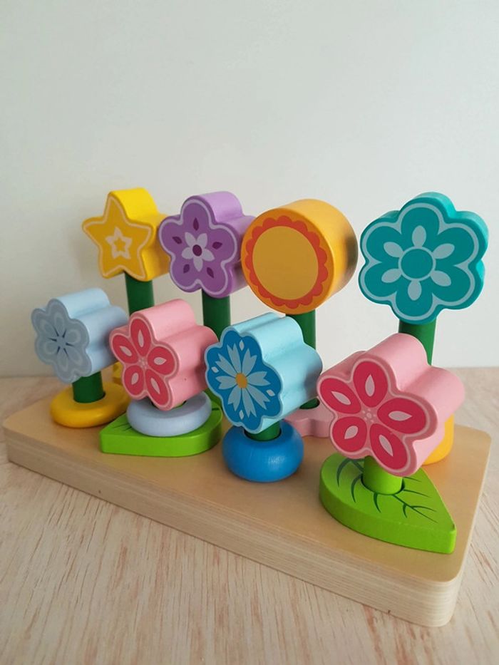 Jeu en bois pré printanier en fleurs - photo numéro 16