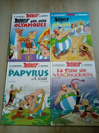 Lot 4 BD Astérix