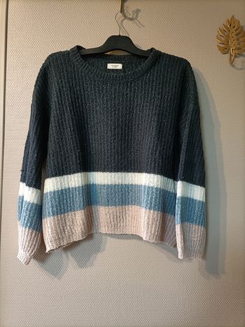 Pull lignes rayés bleu marine, blanc bleu et rose pâle