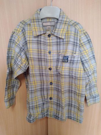 Chemise épaisse taille 4 ans.