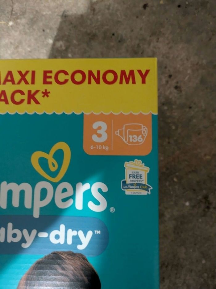 Carton de couches Pampers Baby dry taille 3 - photo numéro 2